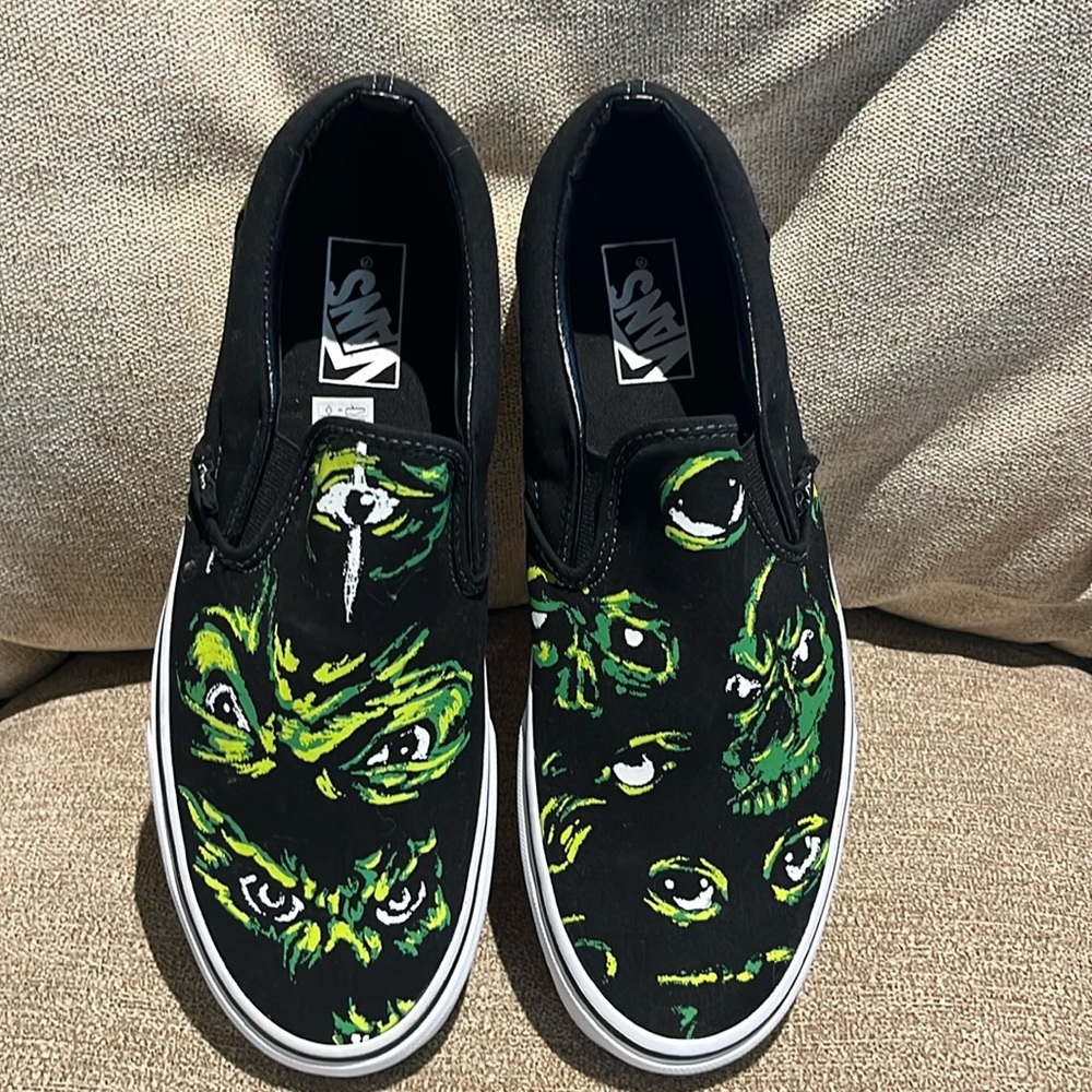 Vans NEW Men’s Classic Slip On Glow in the Dark Eyes in the Dark Shoe